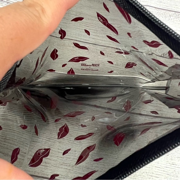 Sephora x Diane von Furstenberg Vinyl Lip Print Cosmetic Bag Set of 2 Black Pink - Picture 4 of 8